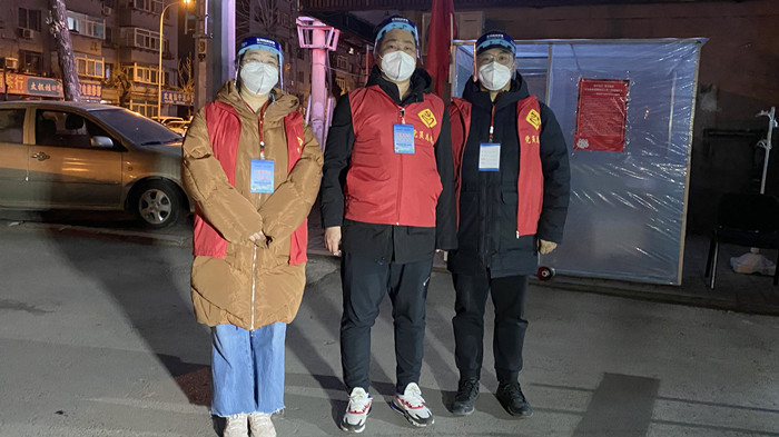 见疫善为 让鲜亮的“志愿红”在疫线闪耀